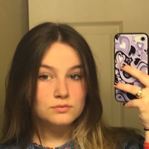 Meet your Posher, Caitlin